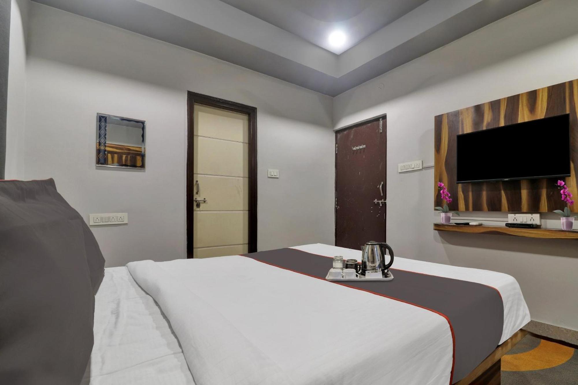 ホテル Super Townhouse Rcc Blizz Kondapur  エクステリア 写真